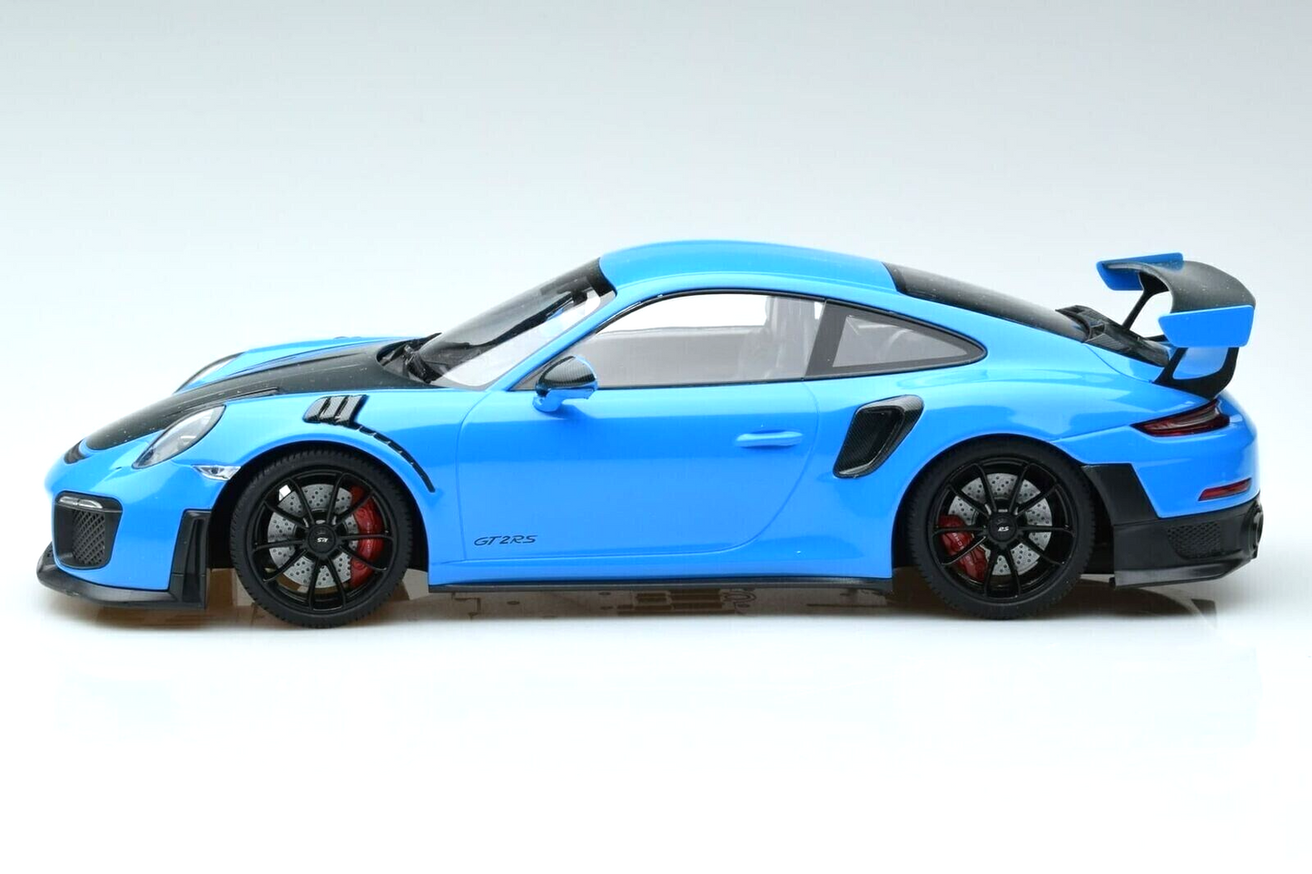 Minichamps 2018 Porsche 911 991.2 GT2 RS Blue w/ Black Hood & Wheels 1:18 SEALED (Copy)