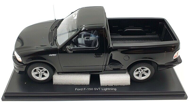 DNA Collectibes 2003 Ford F-150 SVT Lightning Pick up Truck Black 1:18 RESIN