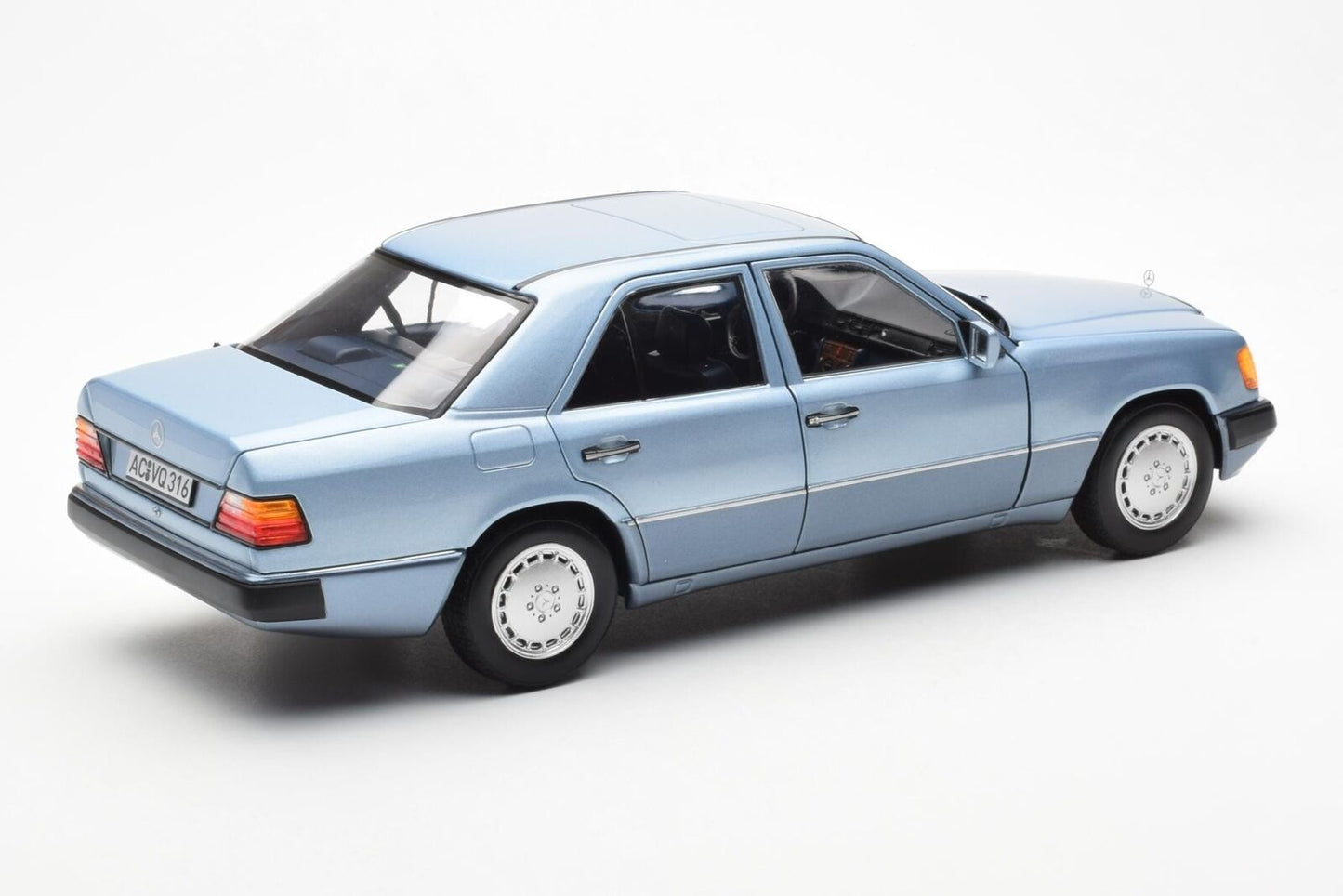 Norev 1990 Mercedes-Benz E Class 230E (W124) Pearl Blue Metallic 1:18