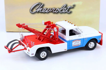 Greenlight 1969 Chevrolet C-30 Dually Wrecker Hazard County Garage White 1:18