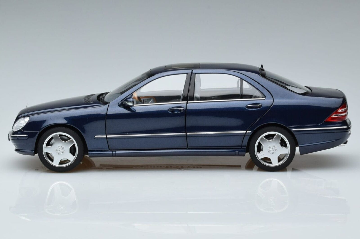 Norev 2000 Mercedes-Benz S55 AMG (W220) Blue Metallic 1:18