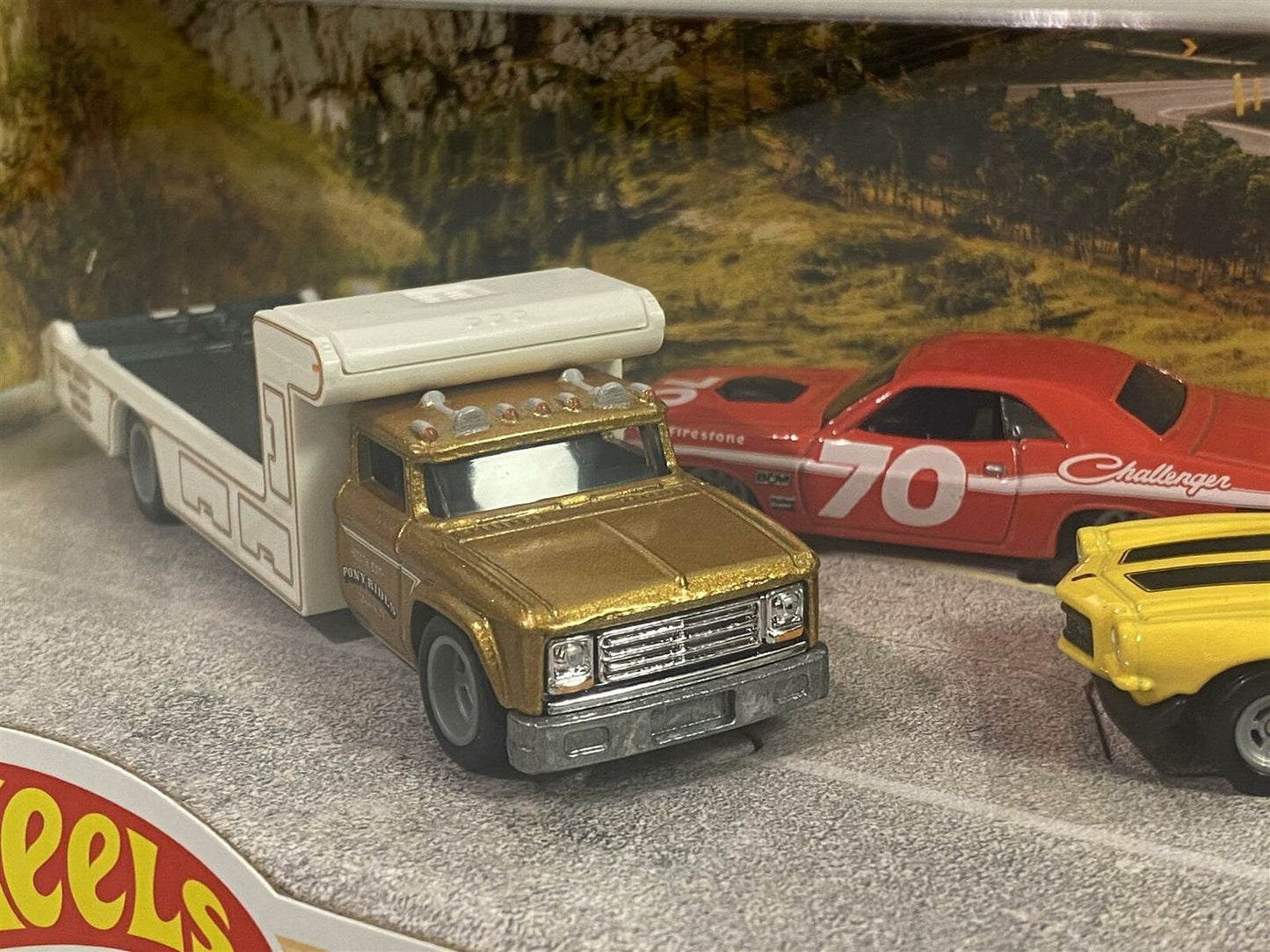 Hot Wheels Premium Collector Set #5 Going to the Races Dodge, Chevy, Ford, Hauler in Diorama Box 1:64