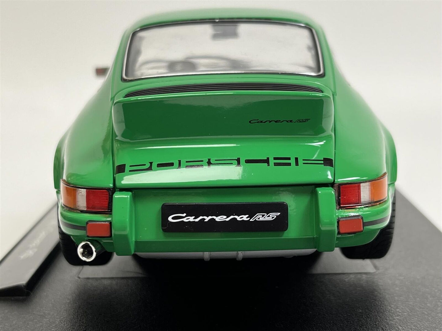 Welly 1973 Porsche 911 Carrera RS Green w/ Black Deco 1:18