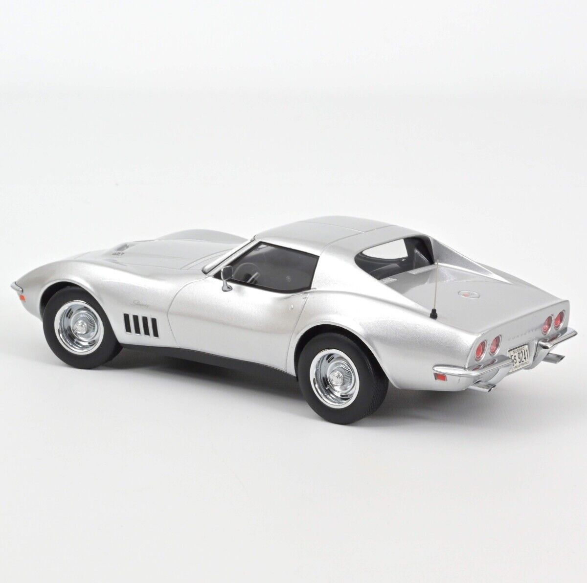 Norev 1969 Chevy Corvette C3 Stingray Silver 1:18