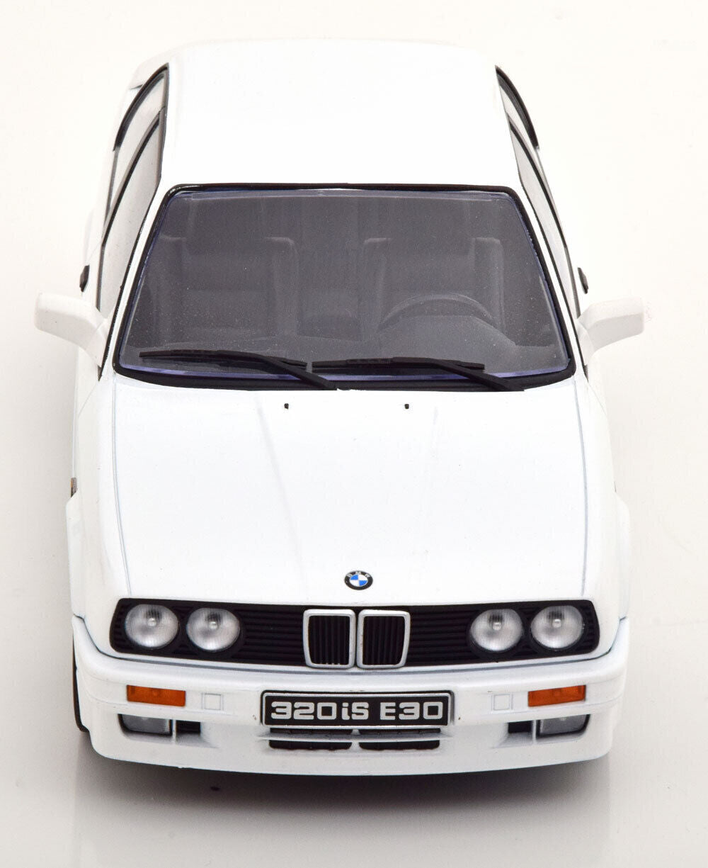 KK-Scale 1989 BMW M3 Italo 320iS (e30) Coupe White 1:18