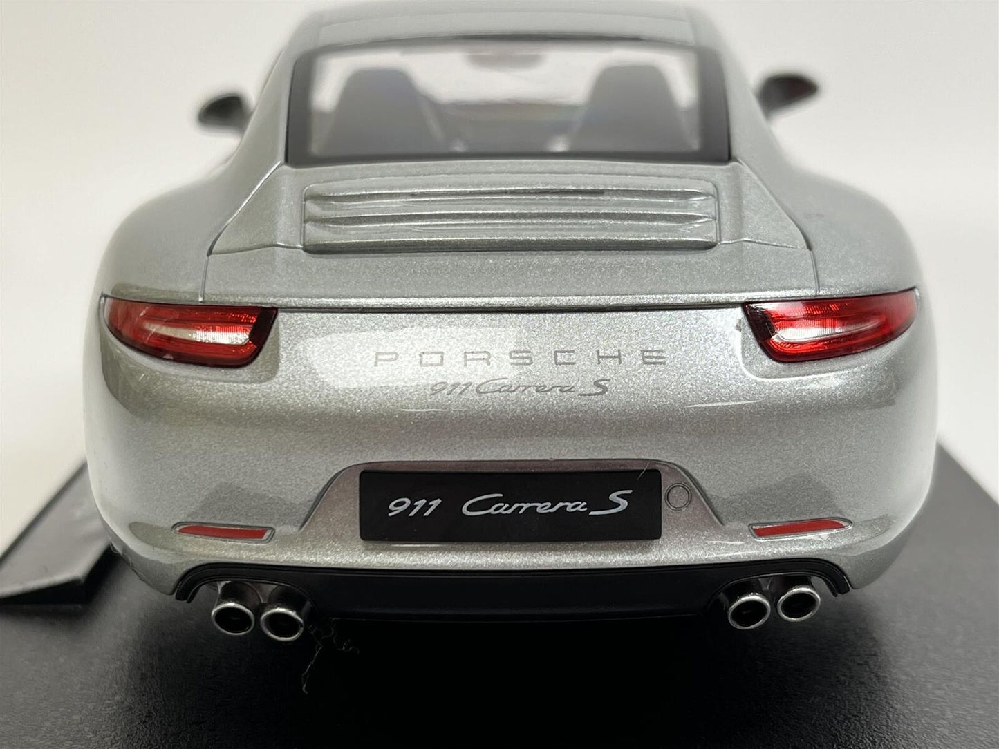 Welly 2013 Porsche 911 991 Carrera S Coupe Silver 1:18