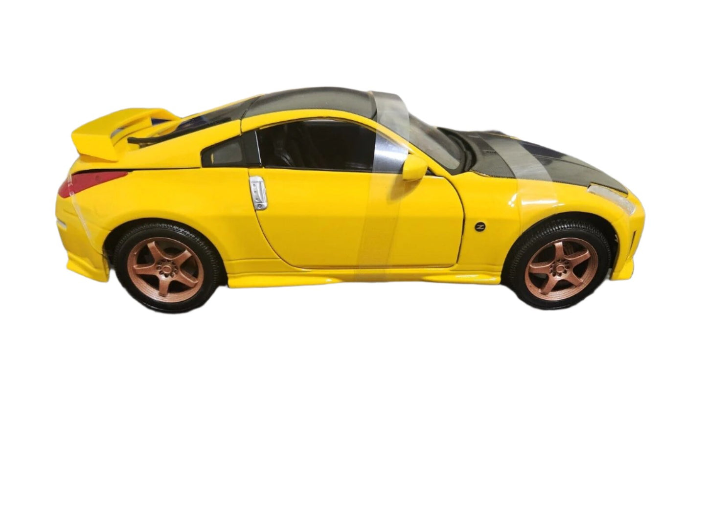 Maisto 2008 Nissan 350Z Nismo Custom w/ Carbon Fiber Hood & Roof Yellow 1:18