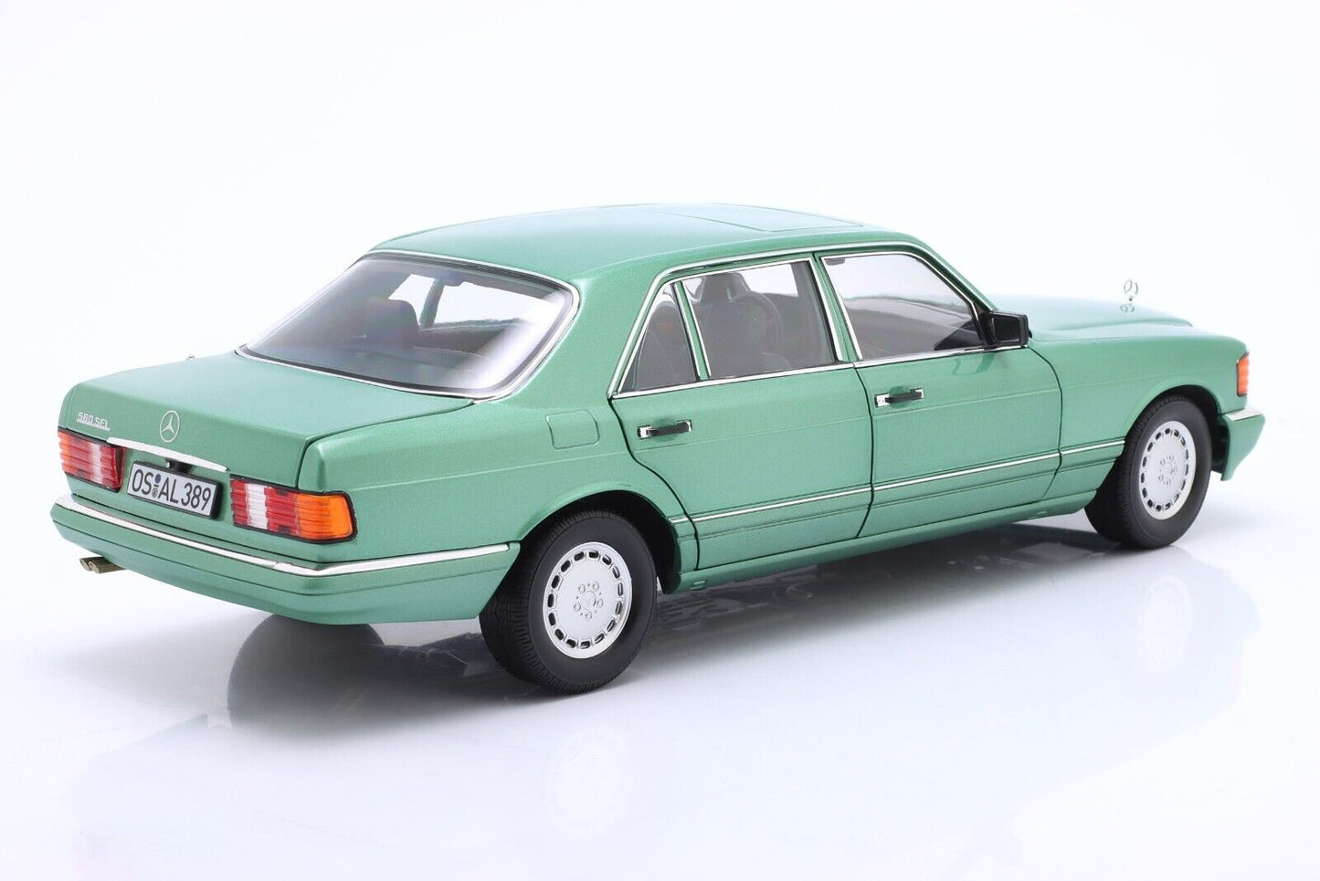 Norev 1991 Mercedes-Benz 560 SEL (W126) Light Green Metallic 1:18