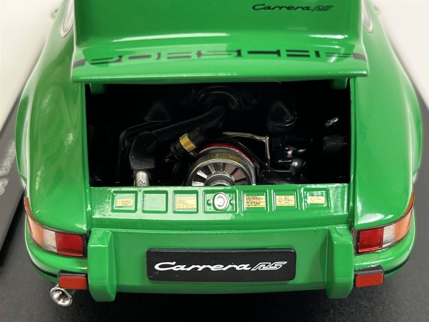 Welly 1973 Porsche 911 Carrera RS Green w/ Black Deco 1:18