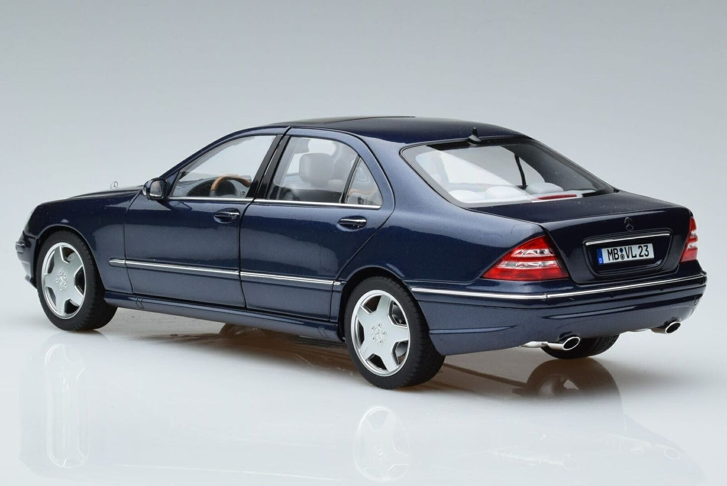 Norev 2000 Mercedes-Benz S55 AMG (W220) Blue Metallic 1:18