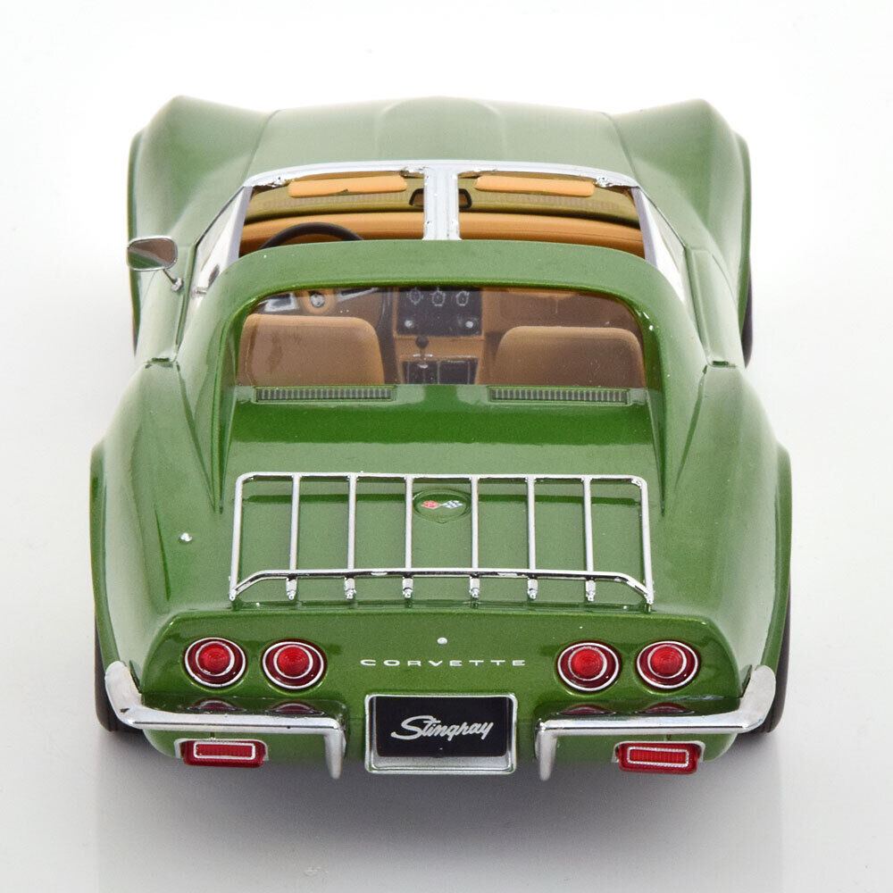 KK Scale 1972 Chevy Corvette C3 Stingray Green (w/ Removable T-Tops) 1:18