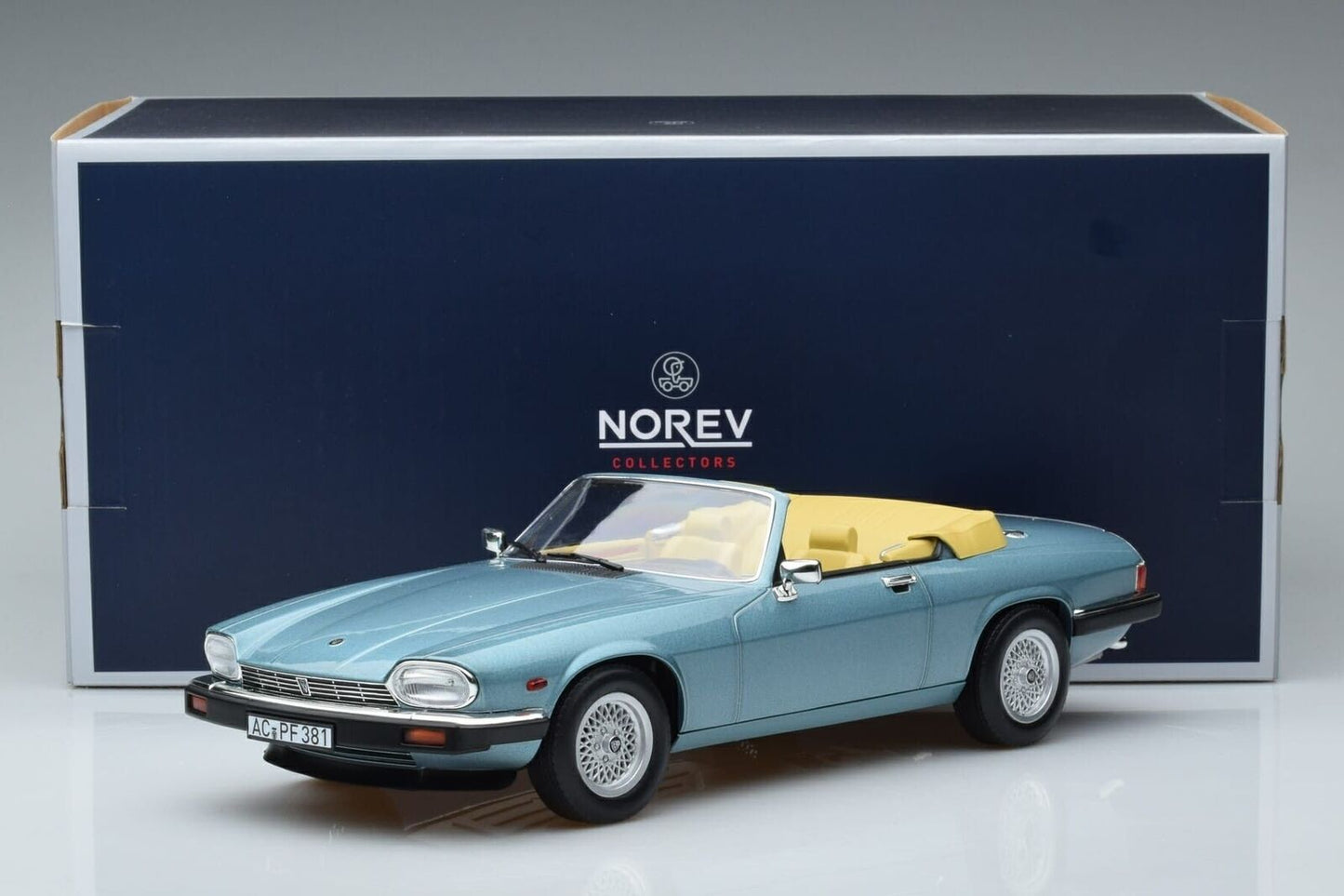 Norev 1988 Jaguar XJ-S Cabriolet Light Blue 1:18