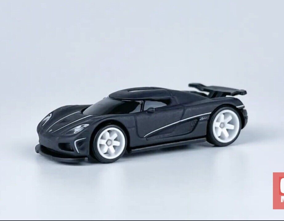 Hot Wheels Premium Collector Set #10 Hypercars Bugatti, Koenigsegg, Mclaren in Diorama Box 1:64