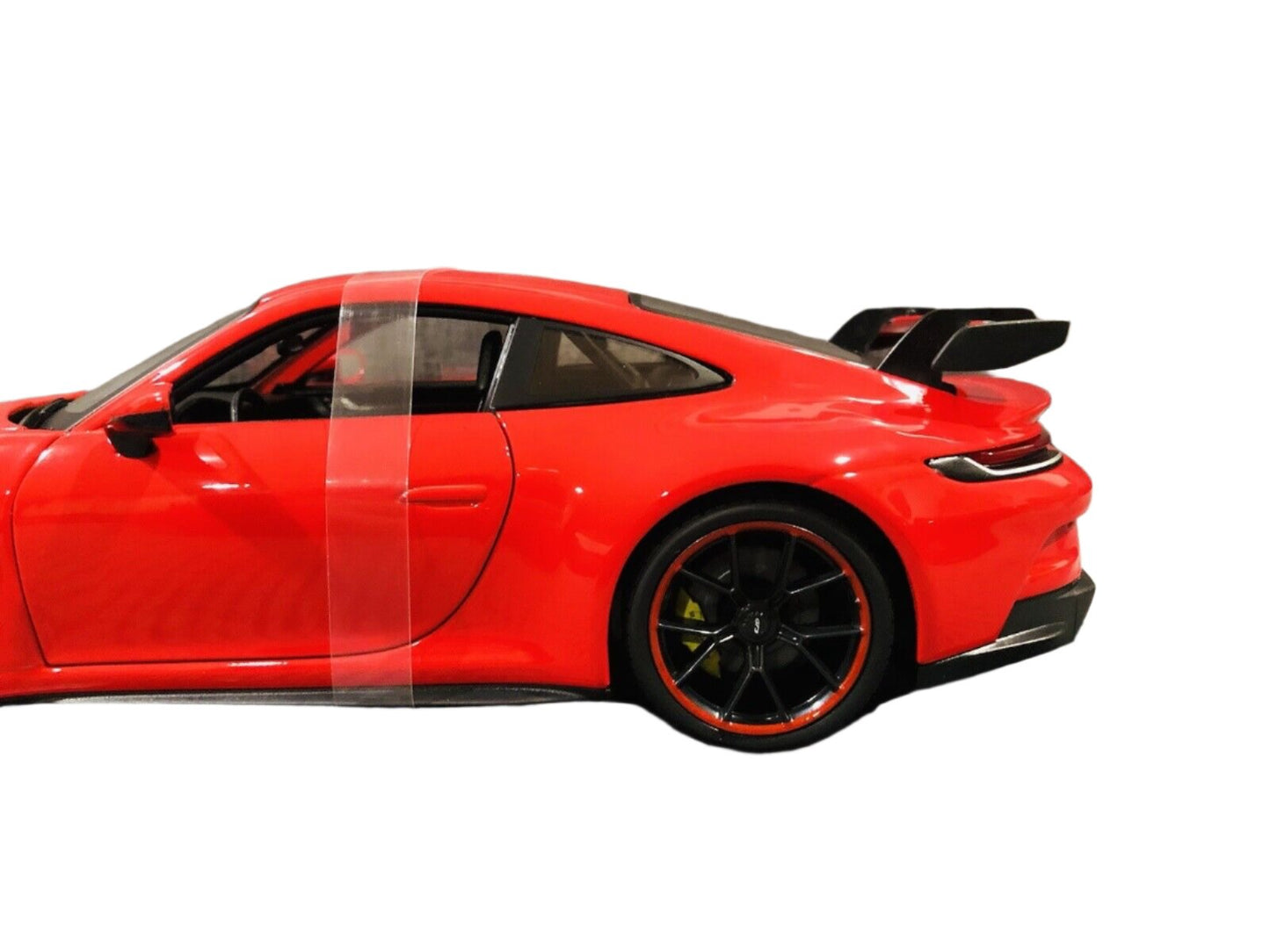 Maisto Porsche 911 992 GT3 Guards Red 1:18