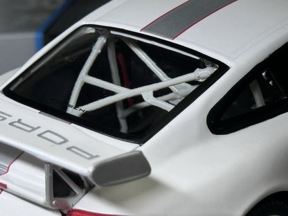 Maisto Porsche 911 997 GT3 RS 4.0 White w/ White Wheels 1:18