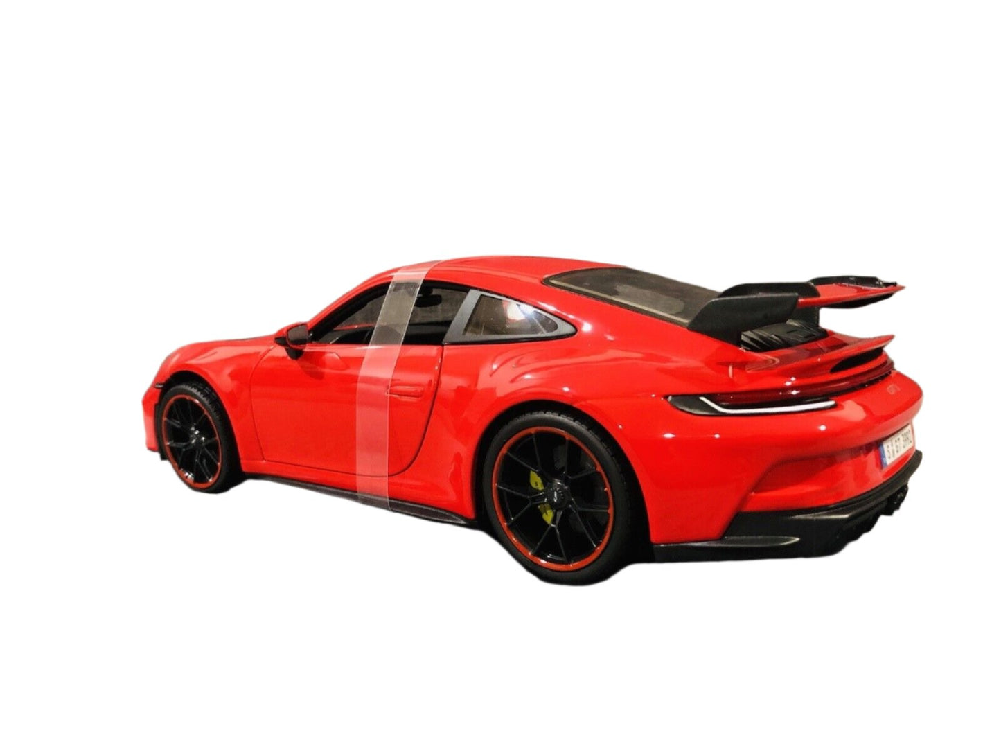 Maisto Porsche 911 992 GT3 Guards Red 1:18