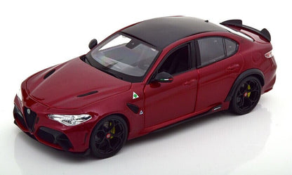 Bburago 2022 Alfa Romeo Giulia Rosso Alfa Red Metallic 1:18