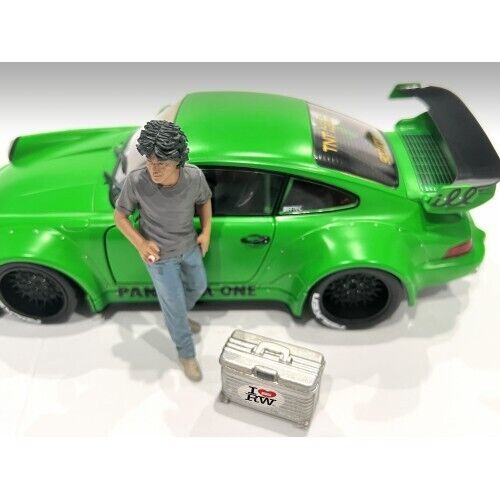 American Diorama - Figures - RWB Legend Akira Nakai-San Figure with Briefcase 1:18