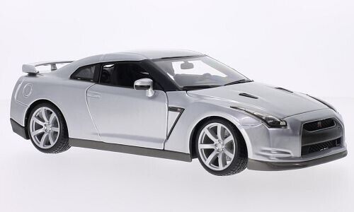 Bburago 2009 NISSAN GT-R (R35) Silver 1:18