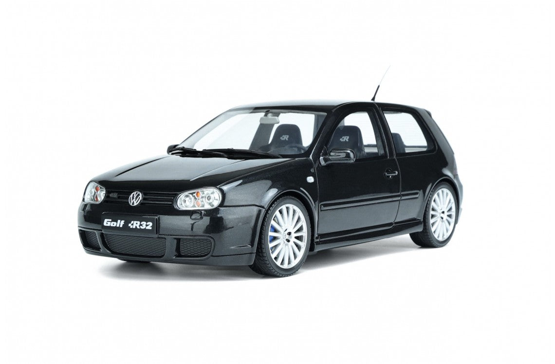 Otto 2004 VW Golf R32 MK IV Black Magic Pearl 1:18 LIMITED