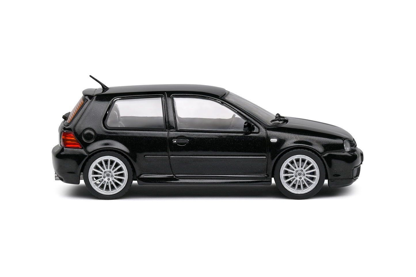 Solido 2004 Volkswagen Golf MKIV R32 4motion AWD Black Magic Pearl 1:43